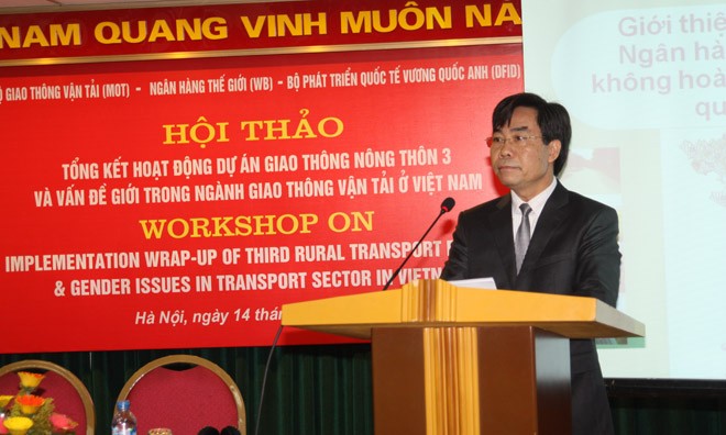 Ông Lê Xuân Sinh phát biểu tại hội thảo.
